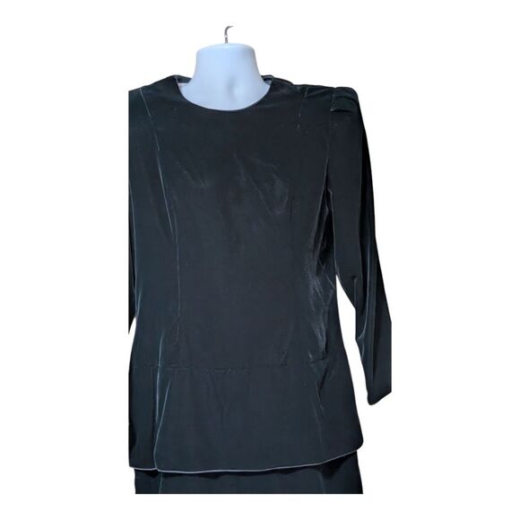Maggy London Dresses & Skirts - Vintage  Maggy London green Velvet Tiered Dress size 12 Long Sleeves